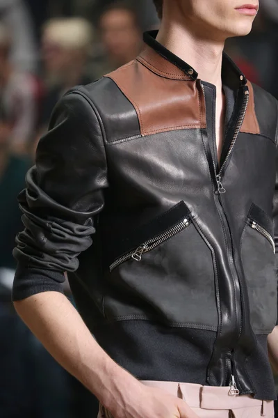 Look 35